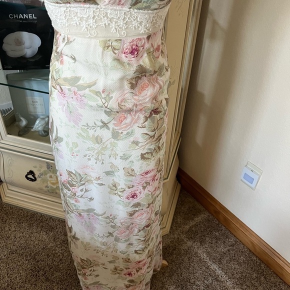 Majorellle Sz Small Floral Maxi with Lace Cream Pink - Picture 5 of 10
